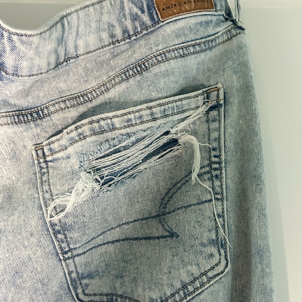 American Eagle Outfitters Faded Blue Women’s Jeans